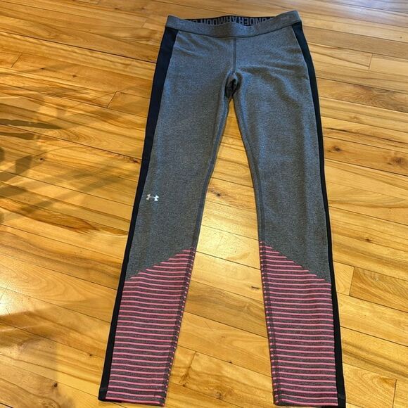 Under Armour gray black sideseam stripe, blocked striped lower leg leggings. Sm - Picture 2 of 6